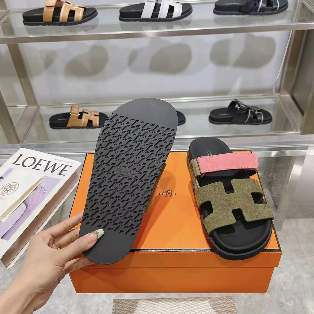 👟👟Ex-factory price 480👟👟 H Home HERMES's recently popular Erjiu shoes - classic style. [Fireworks][Fireworks][Fireworks][Fireworks][Fireworks][Fireworks] Sandals, paired with various colorful socks, are popular. ✅Upper: imported mixed sheepskin, deerskin ✅Inner: imported mixed sheepskin ✅Outsole: T👟👟Ex-factory price u non-slip and wear-resistant outsole ✅Number of codes: 35-41